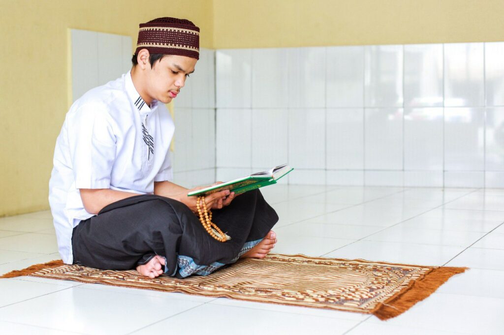 Bismillah Muslim reading Quran